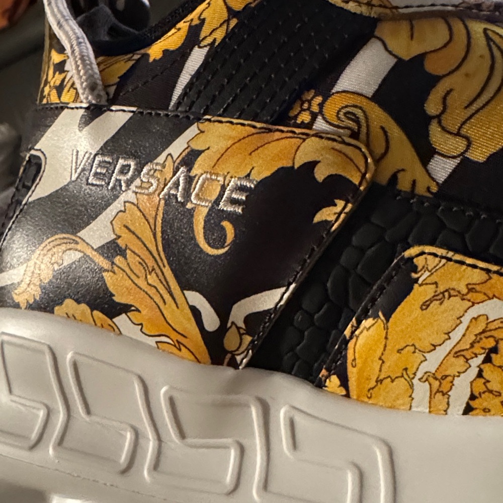 Versace Black and Silver Chain Design